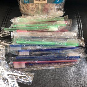 NEW Disposable ToothBrushes. Soft Toothbrush & Dental Floss Pack Lot Pre-Pasted